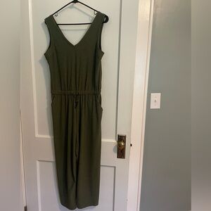 Old Navy ACTIVE Jumpsuit 🏀